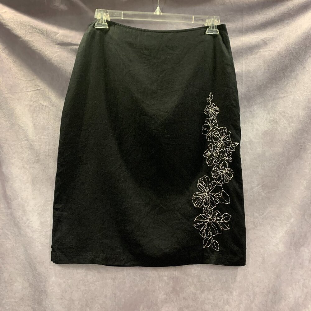 Mercer & Madison Embroidered A-Line Skirt EUC - Picture 1 of 5